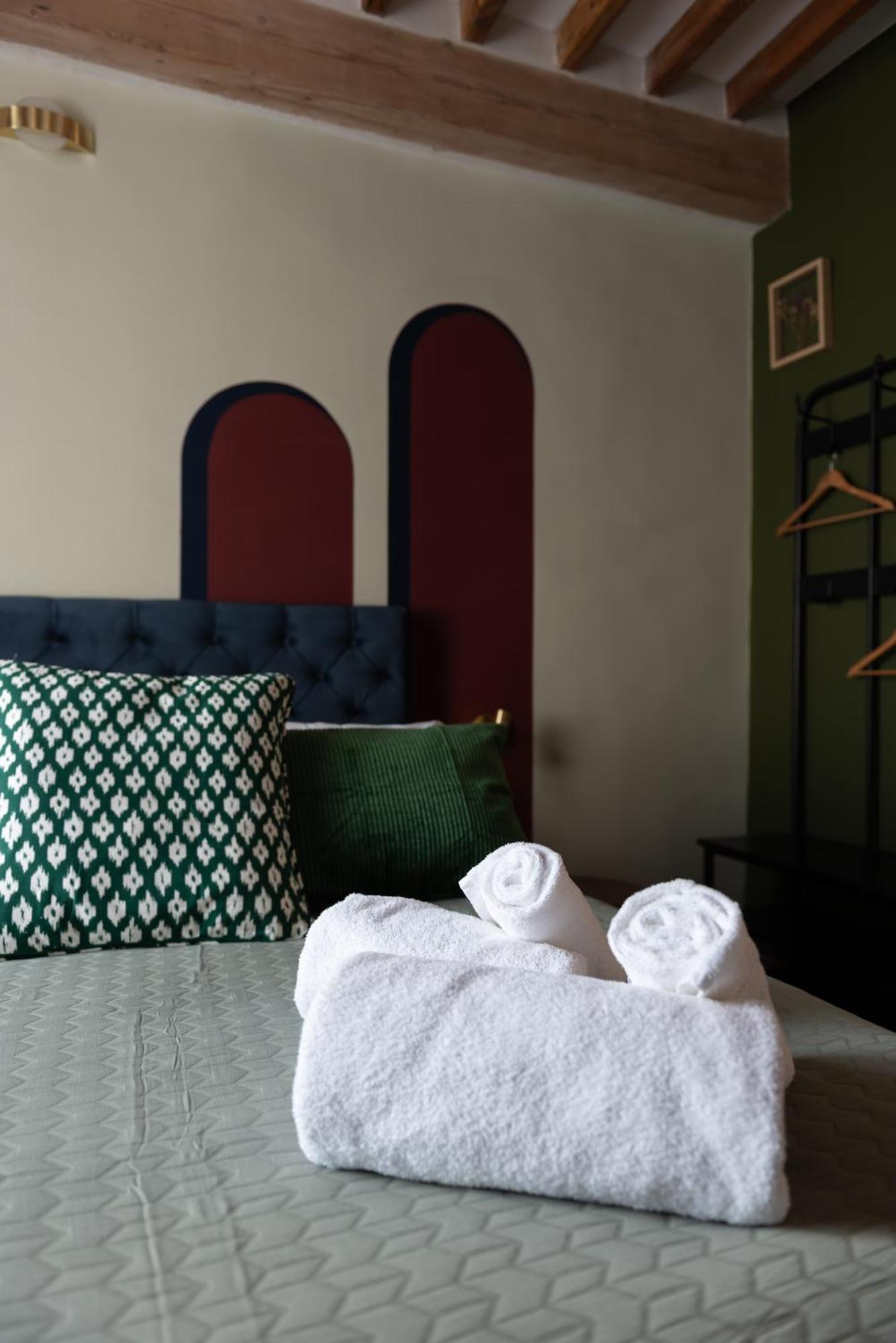 La Maison D'En Bas Des Seigneurs كوكورون الغرفة الصورة